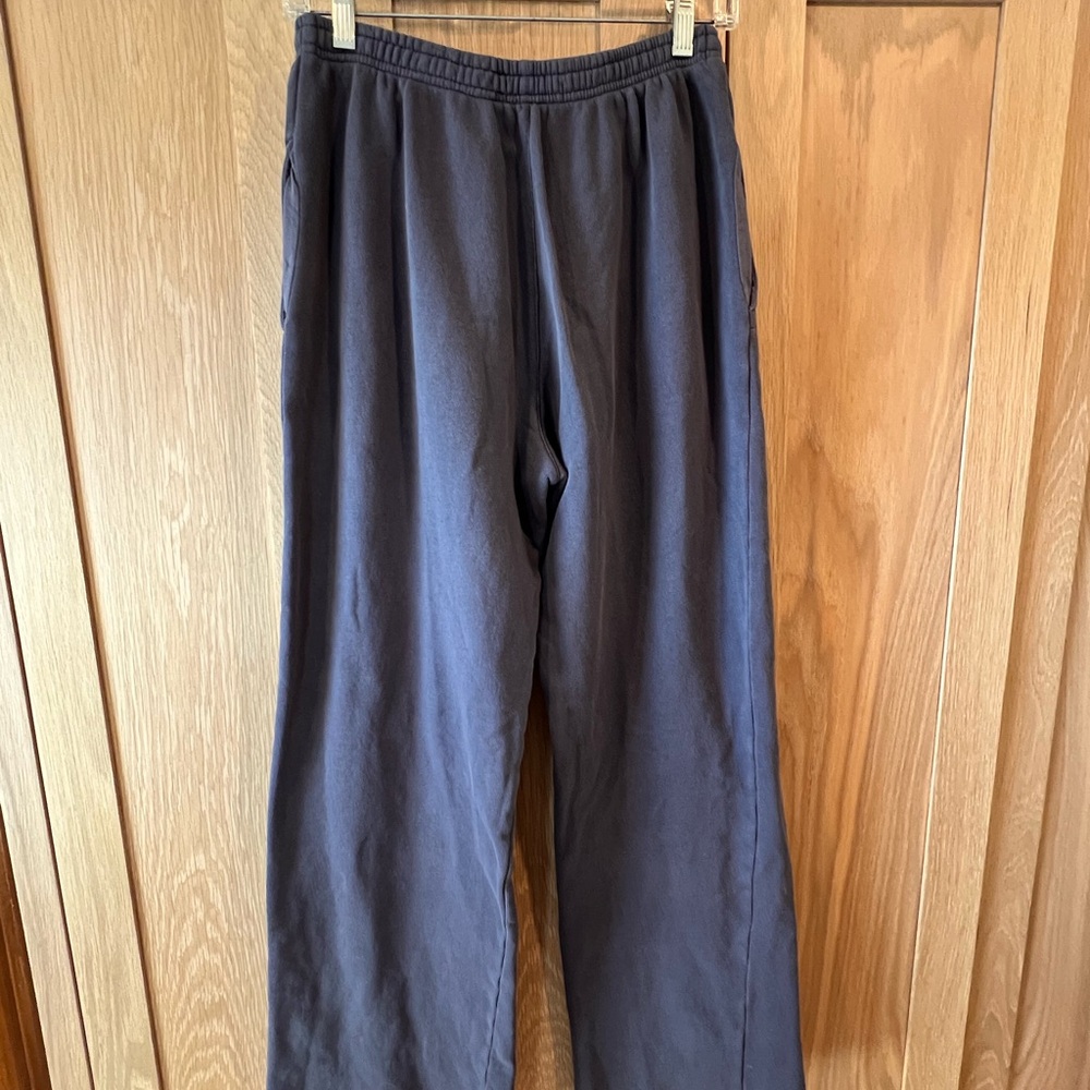 Brandy Melville Anastasia Pants - Picture 2 of 6